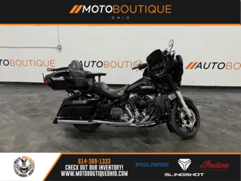 Black 2014 HARLEY DAVIDSON ULTRA CLASSIC FLHTCU for sale in Columbus, OH