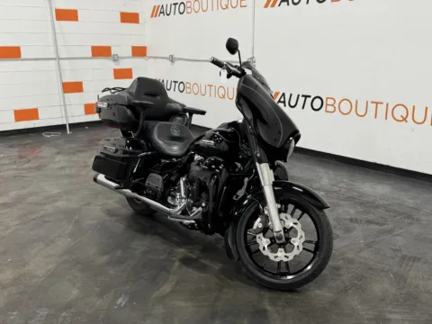 Photos of 2014 HARLEY DAVIDSON ULTRA CLASSIC FLHTCU for sale in Columbus, OH at Moto Boutique