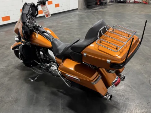 More photos of 2014 HARLEY DAVIDSON ULTRA LIMITED FLHTK at Moto Boutique, OH