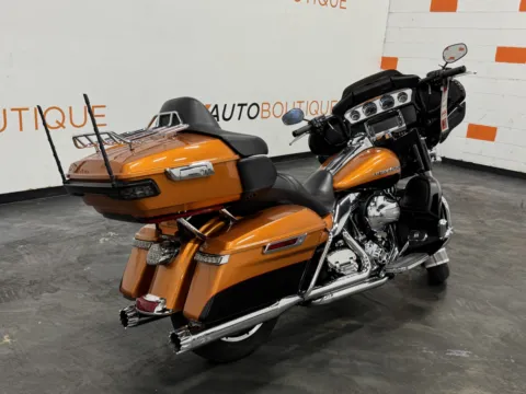 Another view of 2014 HARLEY DAVIDSON ULTRA LIMITED FLHTK for sale in Columbus, OH at Moto Boutique