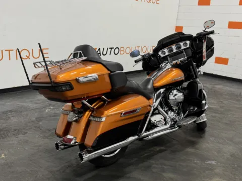 Another view of 2014 HARLEY DAVIDSON ULTRA LIMITED FLHTK for sale in Columbus, OH at Moto Boutique