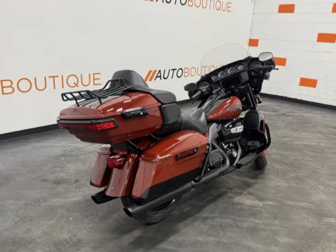 Another view of 2024 HARLEY DAVIDSON ULTRA LIMITED FLHTK for sale in Columbus, OH at Moto Boutique