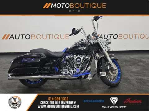 Black 2017 HARLEY DAVIDSON ROAD KING FLHR for sale in Columbus, OH