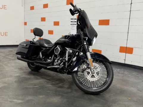 Photos of 2016 HARLEY DAVIDSON STREET GLIDE SPECIAL FLHXS for sale in Columbus, OH at Moto Boutique