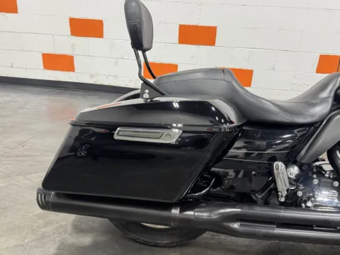 More photos of 2016 HARLEY DAVIDSON STREET GLIDE SPECIAL FLHXS at Moto Boutique, OH