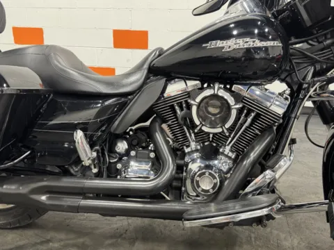 More photos of 2016 HARLEY DAVIDSON STREET GLIDE SPECIAL FLHXS at Moto Boutique, OH