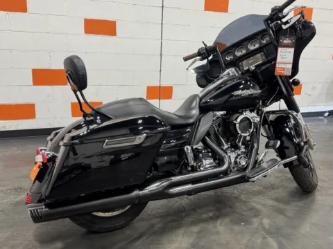 Another view of 2016 HARLEY DAVIDSON STREET GLIDE SPECIAL FLHXS for sale in Columbus, OH at Moto Boutique
