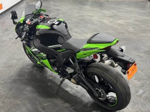 More photos of 2016 KAWASAKI NINJA ZX10R at Moto Boutique, OH