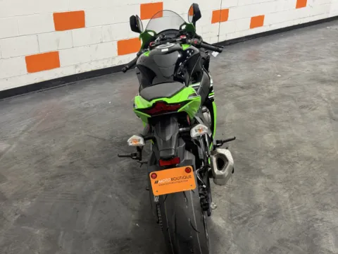 More photos of 2016 KAWASAKI NINJA ZX10R at Moto Boutique, OH