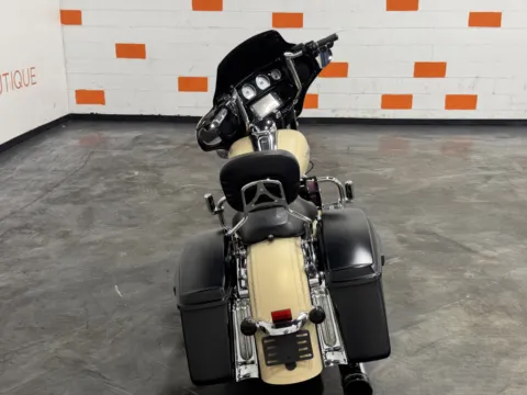 More photos of 2014 HARLEY DAVIDSON STREET GLIDE FLHX at Moto Boutique, OH