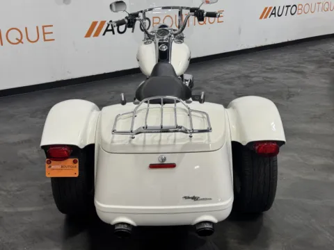 More photos of 2019 HARLEY DAVIDSON FREEWHEELER FLRT at Moto Boutique, OH