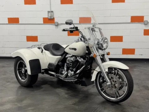 Photos of 2019 HARLEY DAVIDSON FREEWHEELER FLRT for sale in Columbus, OH at Moto Boutique