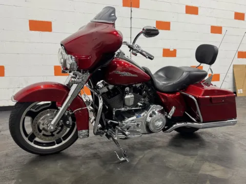 Another view of 2012 HARLEY DAVIDSON STREET GLIDE FLHX for sale in Columbus, OH at Moto Boutique