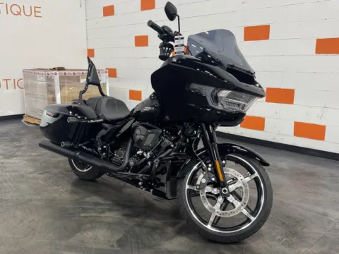 Photos of 2025 HARLEY DAVIDSON ROAD GLIDE FLTRX for sale in Columbus, OH at Moto Boutique