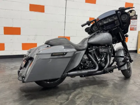 Another view of 2021 HARLEY DAVIDSON STREET GLIDE SPECIAL FLHXS for sale in Columbus, OH at Moto Boutique