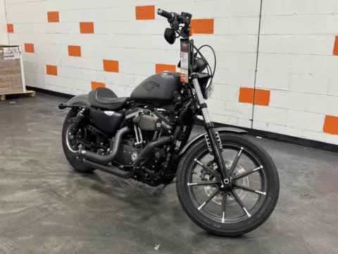 Photos of 2017 HARLEY DAVIDSON 883 IRON XL883N for sale in Columbus, OH at Moto Boutique