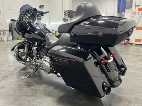 More photos of 2017 HARLEY DAVIDSON STREET GLIDE SPECIAL FLHXS at Moto Boutique, OH