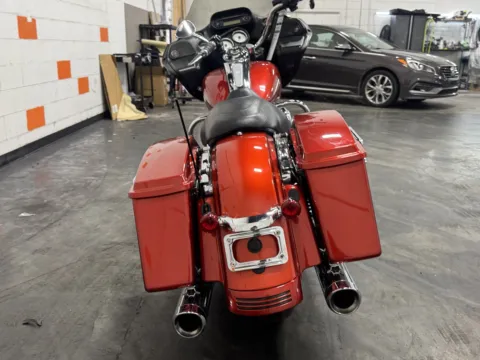 More photos of 2013 HARLEY DAVIDSON ROAD GLIDE CUSTOM FLTRX at Moto Boutique, OH