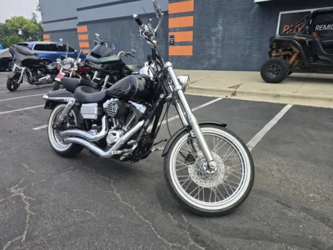 More photos of 2006 HARLEY DAVIDSON WIDE GLIDE FXDWGI at Moto Boutique, OH