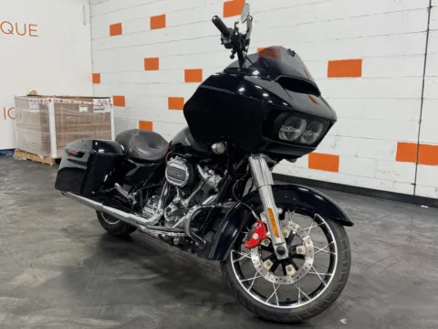 Photos of 2021 HARLEY DAVIDSON ROAD GLIDE SPECIAL FLTRXS for sale in Columbus, OH at Moto Boutique