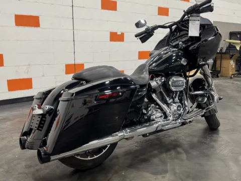 Another view of 2021 HARLEY DAVIDSON ROAD GLIDE SPECIAL FLTRXS for sale in Columbus, OH at Moto Boutique