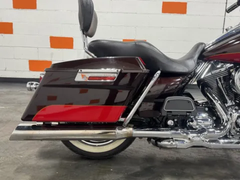 More photos of 2010 HARLEY DAVIDSON ROAD KING CLASSIC FLHRC at Moto Boutique, OH