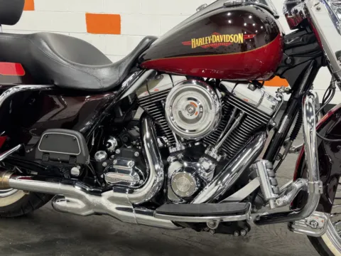 More photos of 2010 HARLEY DAVIDSON ROAD KING CLASSIC FLHRC at Moto Boutique, OH