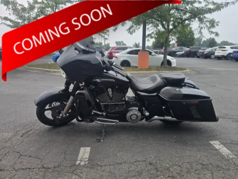 Black 2016 HARLEY DAVIDSON STREET GLIDE CVO SPECIAL FLHXSE for sale in Columbus, OH