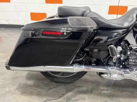More photos of 2016 HARLEY DAVIDSON STREET GLIDE CVO SPECIAL FLHXSE at Moto Boutique, OH