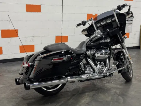 Another view of 2023 HARLEY DAVIDSON STREET GLIDE FLHX for sale in Columbus, OH at Moto Boutique