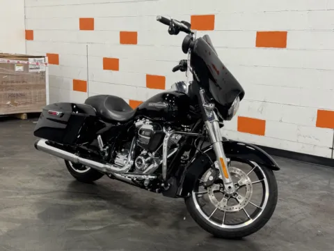 Photos of 2023 HARLEY DAVIDSON STREET GLIDE FLHX for sale in Columbus, OH at Moto Boutique