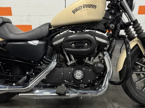 More photos of 2014 HARLEY DAVIDSON 883 IRON XL883N at Moto Boutique, OH