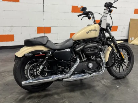 Another view of 2014 HARLEY DAVIDSON 883 IRON XL883N for sale in Columbus, OH at Moto Boutique