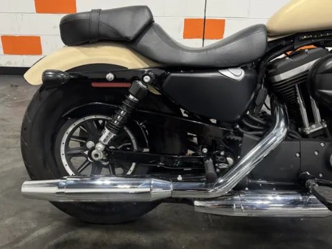 More photos of 2014 HARLEY DAVIDSON 883 IRON XL883N at Moto Boutique, OH