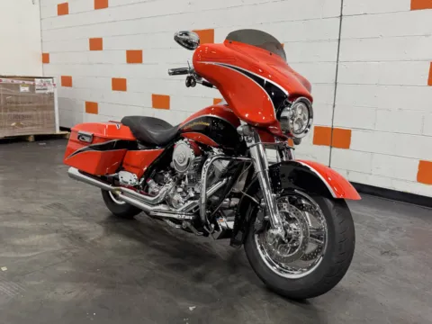Photos of 2004 HARLEY DAVIDSON SCREAMING EAGLE ELECTRA GLIDE FLHTCSE for sale in Columbus, OH at Moto Boutique