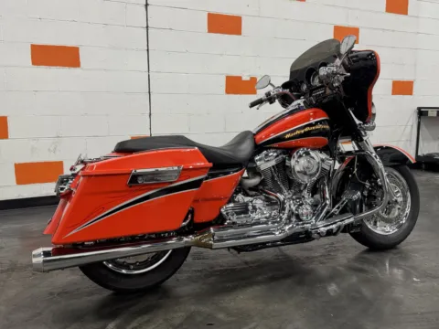 Another view of 2004 HARLEY DAVIDSON SCREAMING EAGLE ELECTRA GLIDE FLHTCSE for sale in Columbus, OH at Moto Boutique