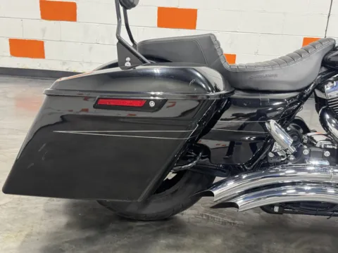 More photos of 2014 HARLEY DAVIDSON STREET GLIDE FLHX at Moto Boutique, OH