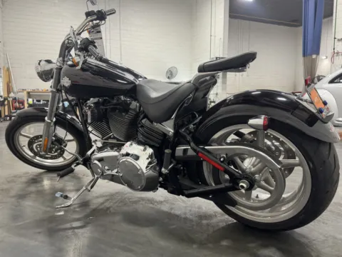 More photos of 2008 HARLEY DAVIDSON ROCKER C FXCWC at Moto Boutique, OH