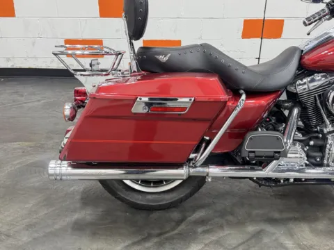 More photos of 2004 HARLEY DAVIDSON ROAD KING FLHR at Moto Boutique, OH