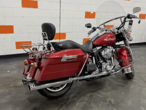 More photos of 2004 HARLEY DAVIDSON ROAD KING FLHR at Moto Boutique, OH