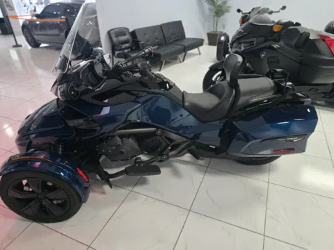 Another view of 2023 CAN AM SPYDER F3 LIMITED for sale in Columbus, OH at Moto Boutique
