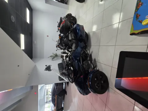 Photos of 2023 CAN AM SPYDER F3 LIMITED for sale in Columbus, OH at Moto Boutique