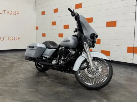 Photos of 2023 HARLEY DAVIDSON STREET GLIDE FLHX for sale in Columbus, OH at Moto Boutique