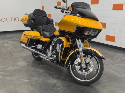 Photos of 2015 HARLEY DAVIDSON ROAD KING FLHR for sale in Columbus, OH at Moto Boutique