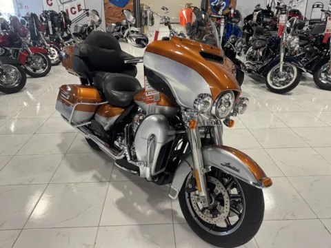 Photos of 2014 HARLEY DAVIDSON ULTRA LIMITED FLHTK for sale in Columbus, OH at Moto Boutique