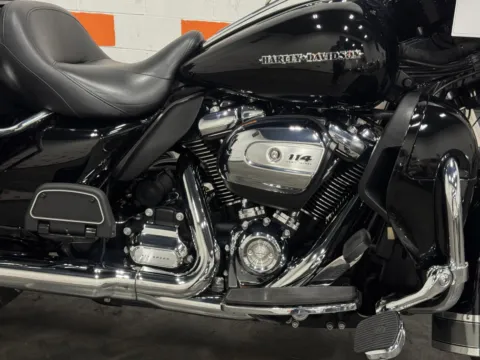 More photos of 2019 Harley-Davidson Electra Glide Ultra Limited at Moto Boutique, OH