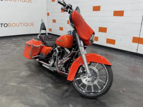 Photos of 2012 HARLEY DAVIDSON ULTRA LIMITED FLHTK for sale in Columbus, OH at Moto Boutique