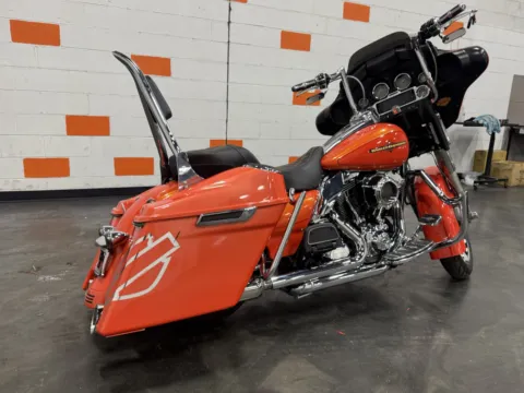 Another view of 2012 HARLEY DAVIDSON ULTRA LIMITED FLHTK for sale in Columbus, OH at Moto Boutique