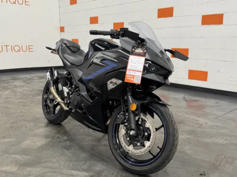 Photos of 2025 KAWASAKI NINJA 500 ABS for sale in Columbus, OH at Moto Boutique