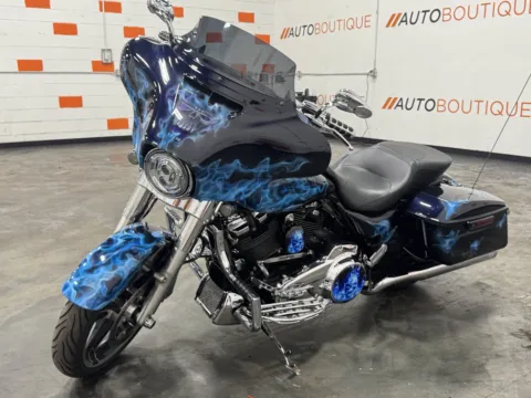 More photos of 2019 HARLEY DAVIDSON STREET GLIDE FLHX at Moto Boutique, OH